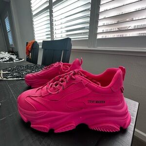 Steve Madden Possession Platform Sneaker - Neon Pink